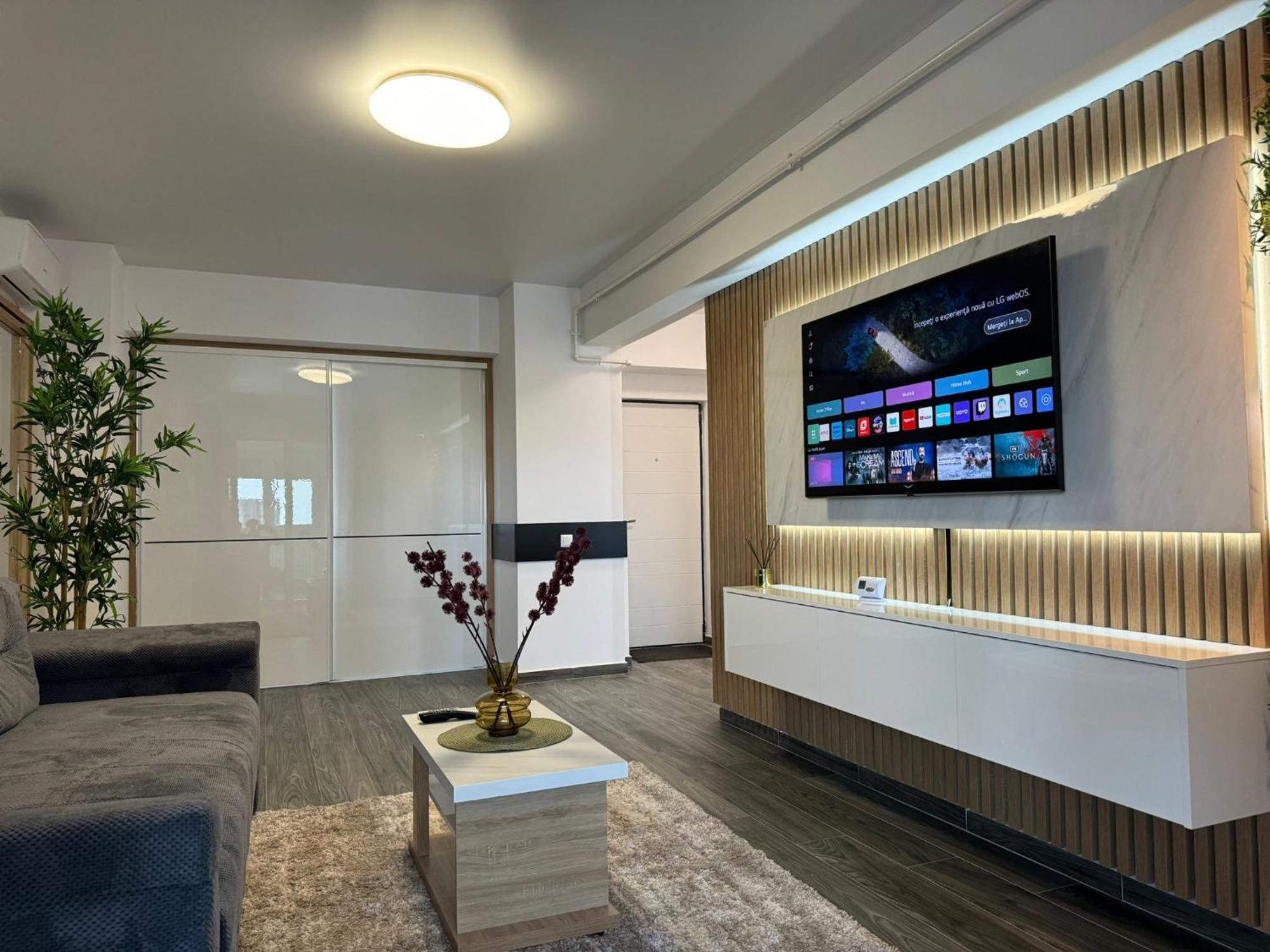 Luxury Glam Apartments Central Adress Bucuresti With Parking Kültér fotó