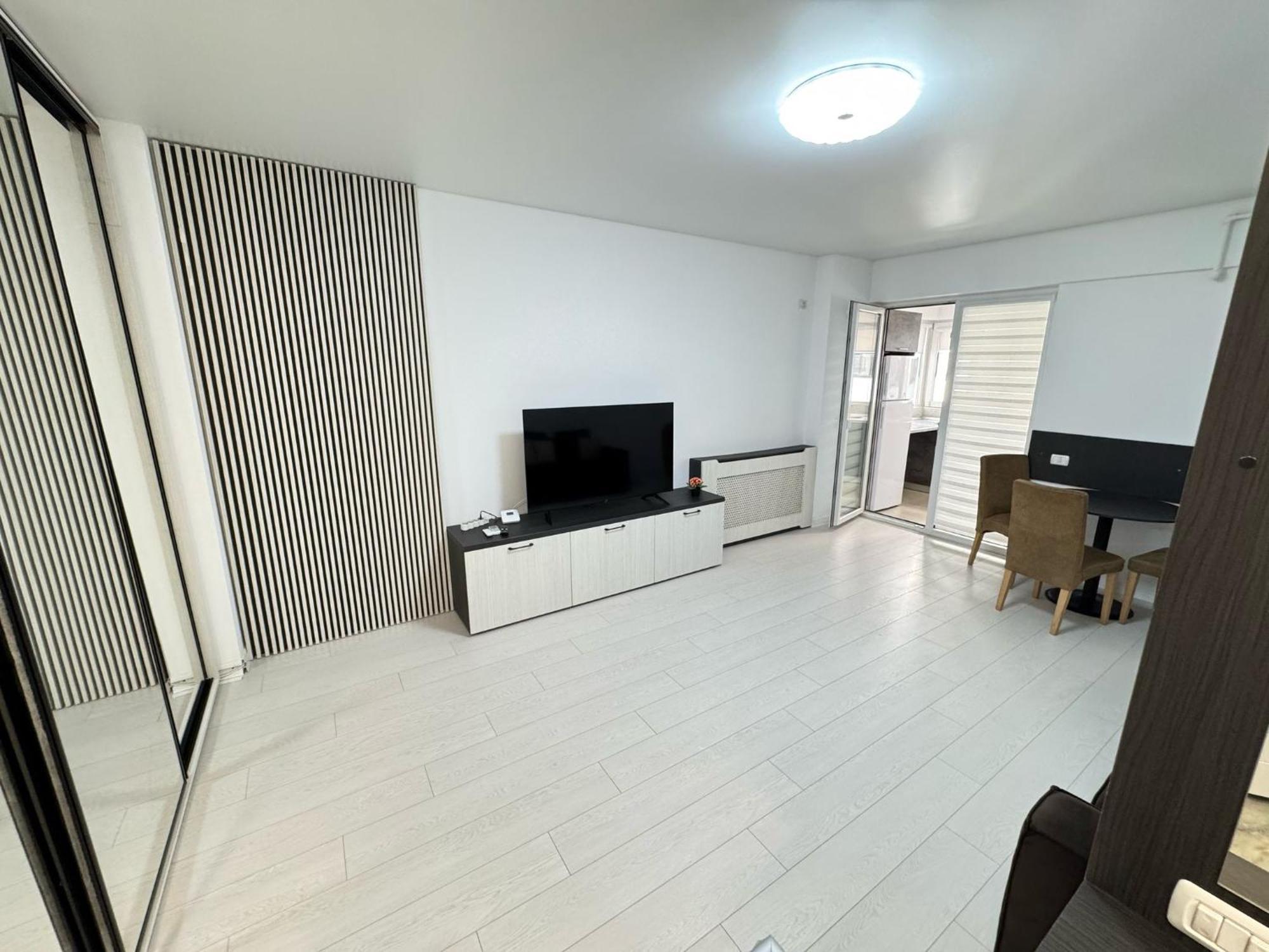 Luxury Glam Apartments Central Adress Bucuresti With Parking Kültér fotó